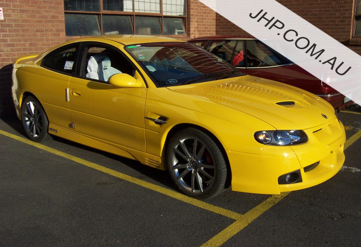 thumbnail image 2 of Holden Genuine VY VZ Commodore Front Guard V8 Badge Pair (Left & Right) - 92084153 2 of 3